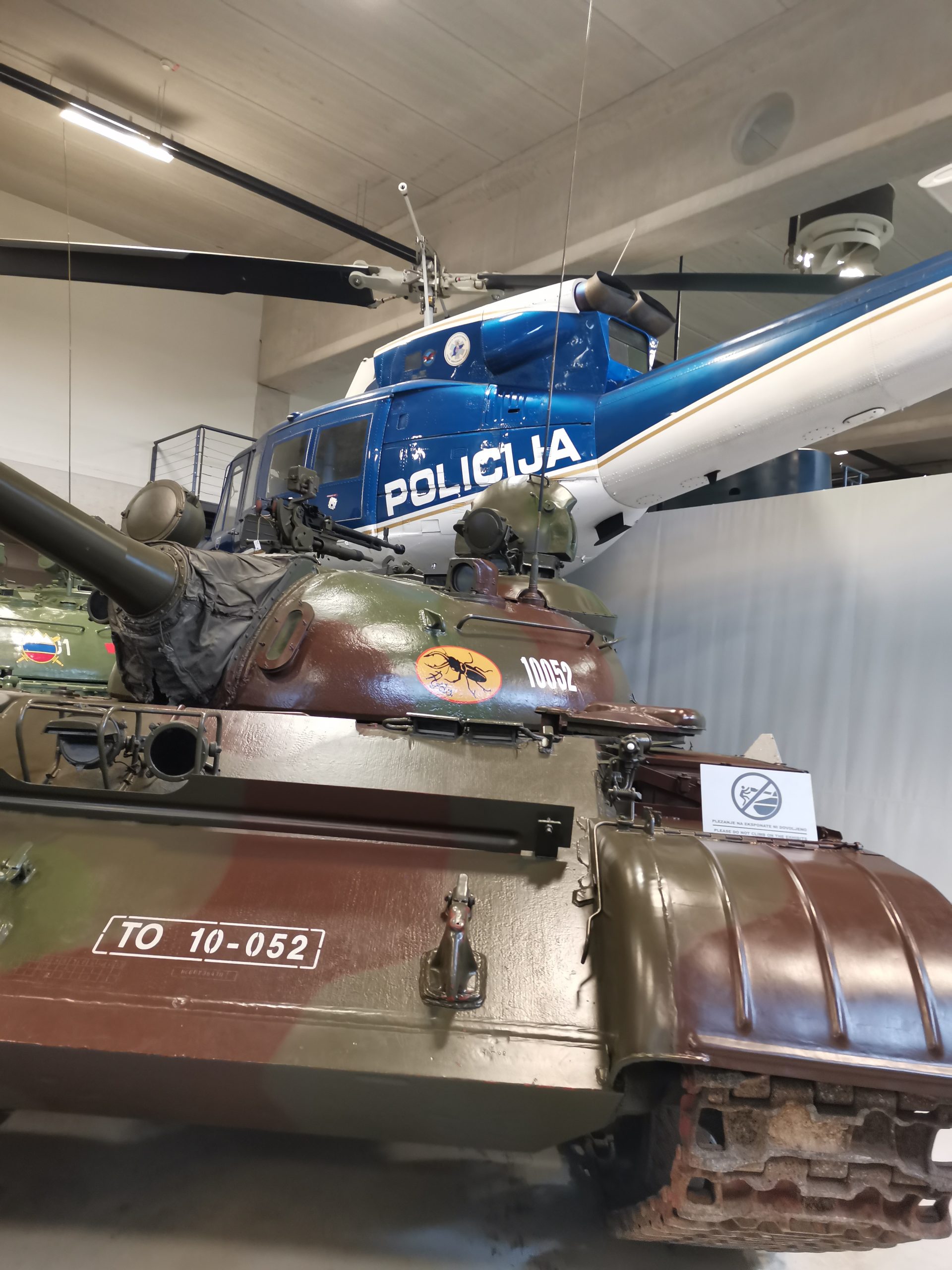 Tank in helikopter